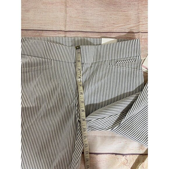 NWT Anne Klein Women's Stripe Slim Crop Casual Pants - 6 - Picture 4 of 13